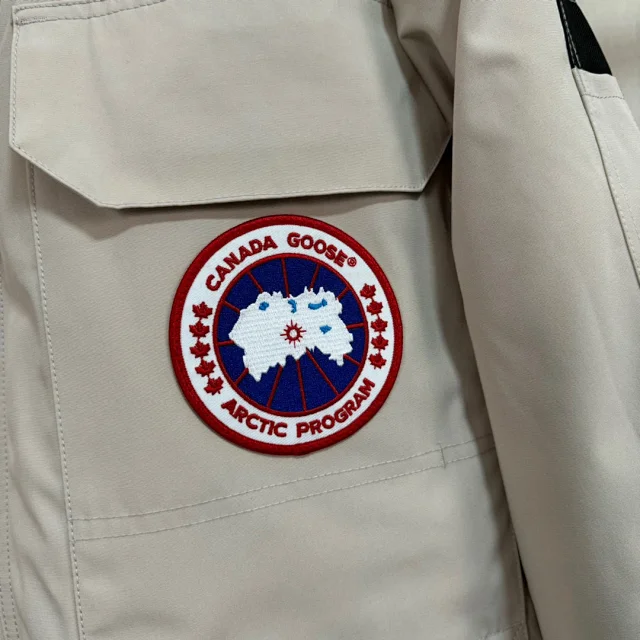 Canada Goose Down Jackets Expedition Parka with Fur-Trim Hood product detail image 35