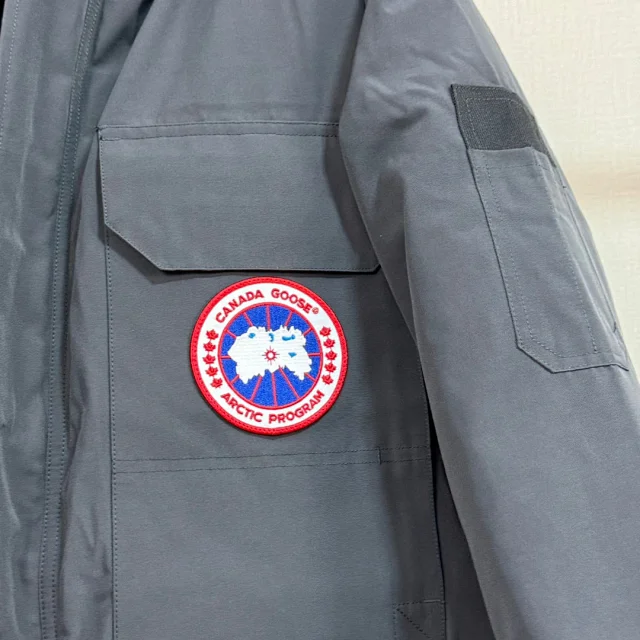 Canada Goose Down Jackets Expedition Parka with Fur-Trim Hood product detail image 26