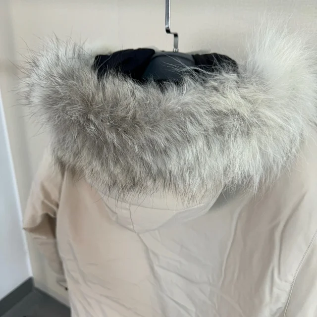 Canada Goose Down Jackets Expedition Parka with Fur-Trim Hood product detail image 31