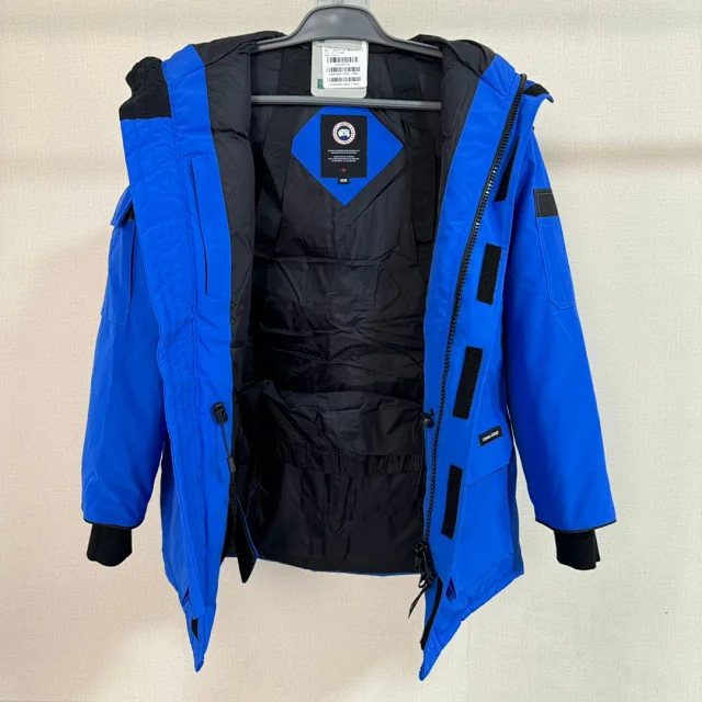 Canada Goose Down Jackets Expedition Parka with Fur-Trim Hood product detail image 15