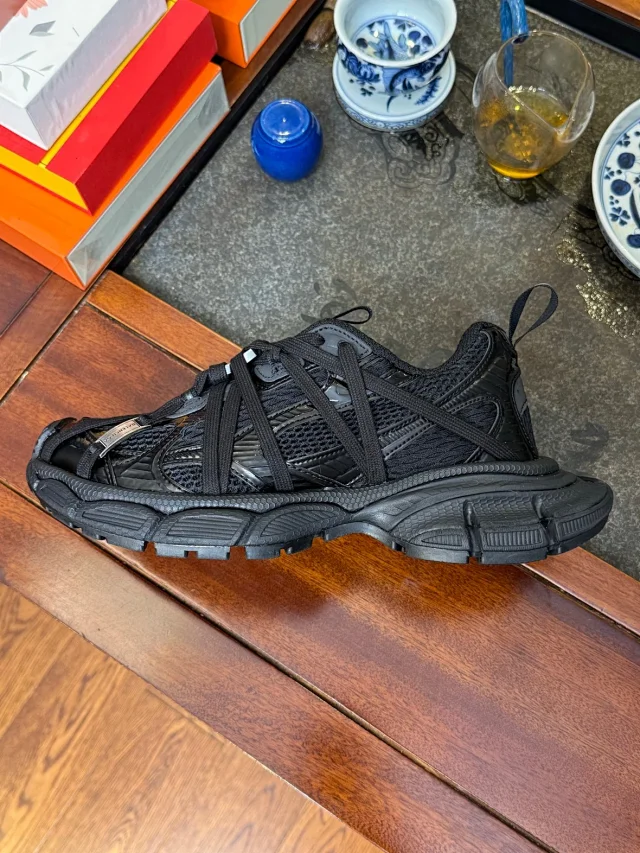 Balenciaga Sneakers 3XL Extreme Laces product detail image 1
