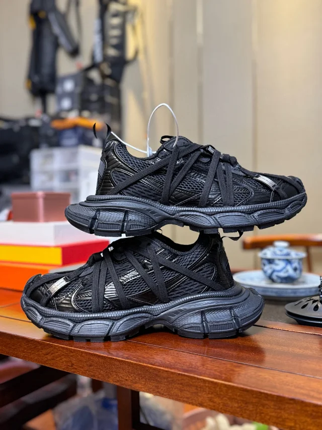 Balenciaga Sneakers 3XL Extreme Laces product detail image 2