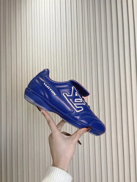Louis Vuitton Trainer Pink Suede Sneakers - 31