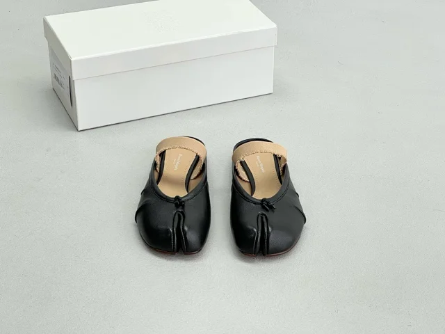 Maison Margiela Leather Shoes Tabi split-toe ballet flats product detail image 35