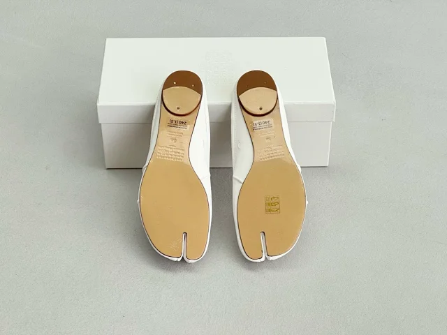 Maison Margiela Leather Shoes Tabi split-toe ballet flats product detail image 47