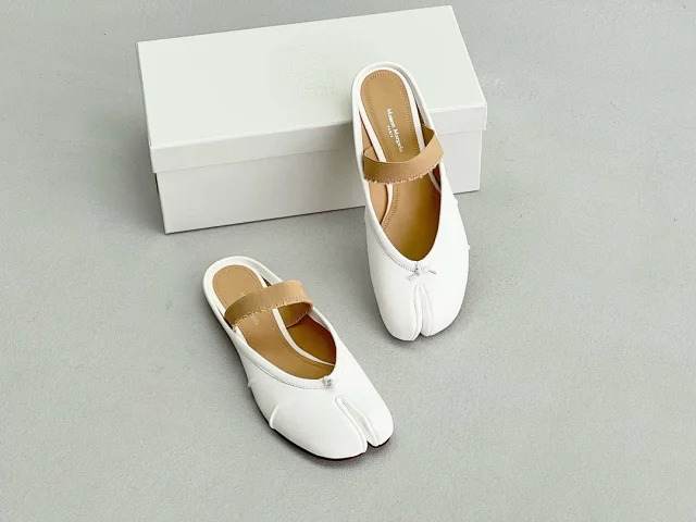 Maison Margiela Leather Shoes Tabi split-toe ballet flats product detail image 44