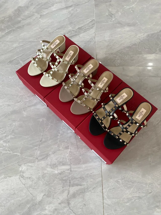 Valentino Garavani Casual Shoes Pointed-Toe Studded Ballet Flats product detail image 36
