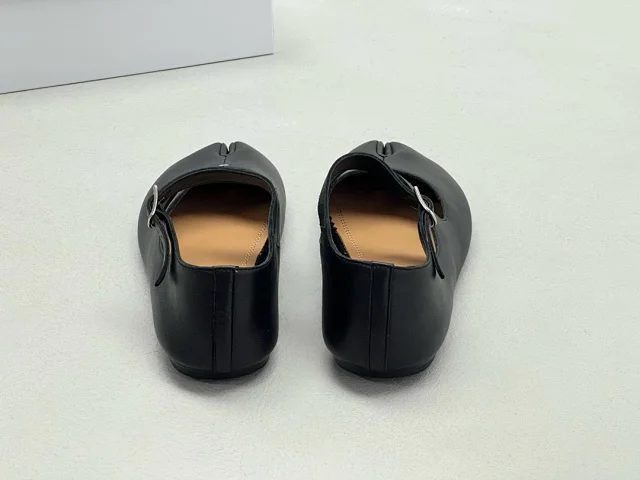 Maison Margiela Leather Shoes Tabi split-toe ballet flats product detail image 88