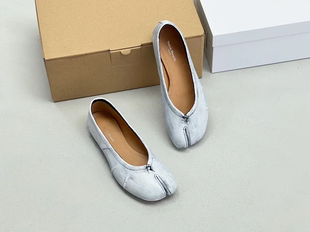 Maison Margiela Leather Shoes Tabi split-toe ballet flats product detail image 15