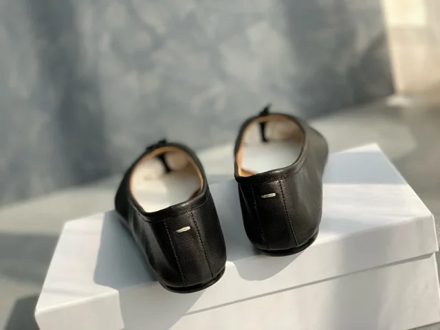 Maison Margiela Leather Shoes Tabi split-toe ballet flats product detail image 70