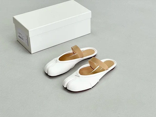 Maison Margiela Leather Shoes Tabi split-toe ballet flats product detail image 42