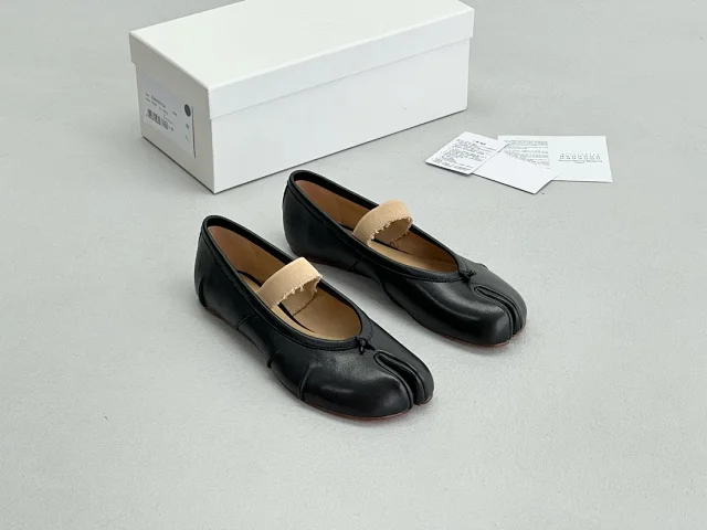 Maison Margiela Leather Shoes Tabi split-toe ballet flats product detail image 21