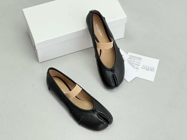 Maison Margiela Leather Shoes Tabi split-toe ballet flats product detail image 22