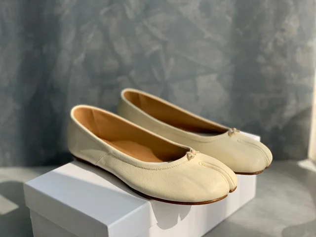 Maison Margiela Leather Shoes Tabi split-toe ballet flats product detail image 60