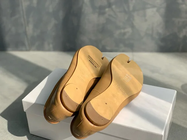 Maison Margiela Leather Shoes Tabi split-toe ballet flats product detail image 81