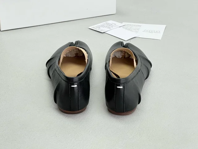 Maison Margiela Leather Shoes Tabi split-toe ballet flats product detail image 24