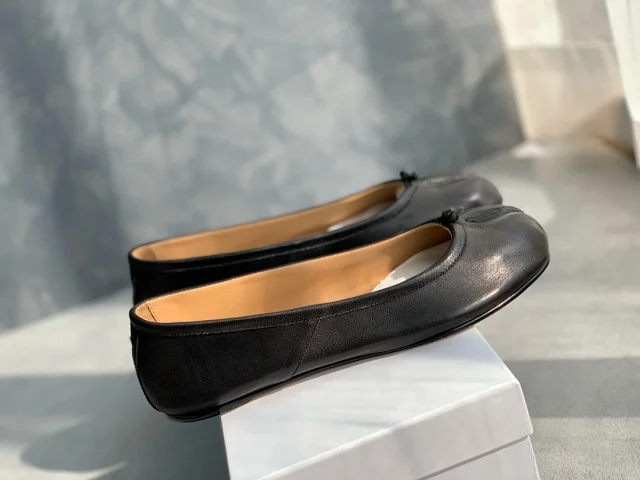 Maison Margiela Leather Shoes Tabi split-toe ballet flats product detail image 69