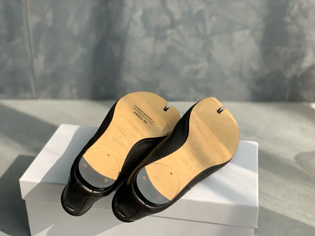 Maison Margiela Leather Shoes Tabi split-toe ballet flats product detail image 73