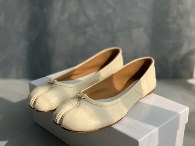 Maison Margiela Leather Shoes Tabi split-toe ballet flats product detail image 59
