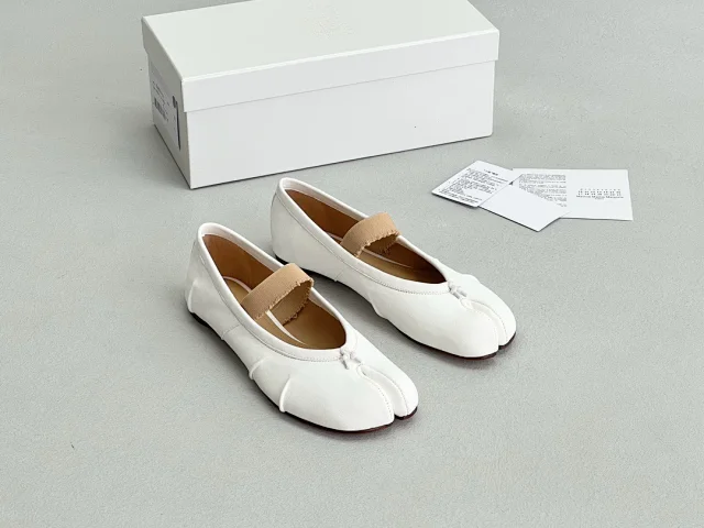 Maison Margiela Leather Shoes Tabi split-toe ballet flats product detail image 28