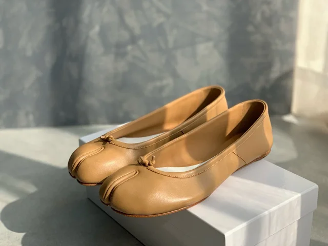 Maison Margiela Leather Shoes Tabi split-toe ballet flats product detail image 75