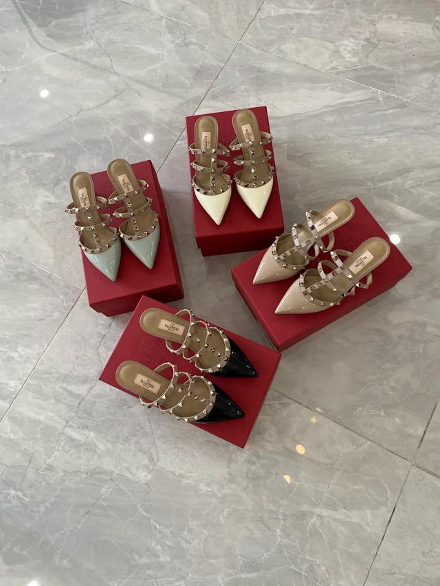 Valentino Garavani Casual Shoes Pointed-Toe Studded Ballet Flats product detail image 27