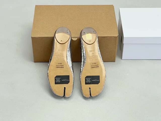 Maison Margiela Leather Shoes Tabi split-toe ballet flats product detail image 98