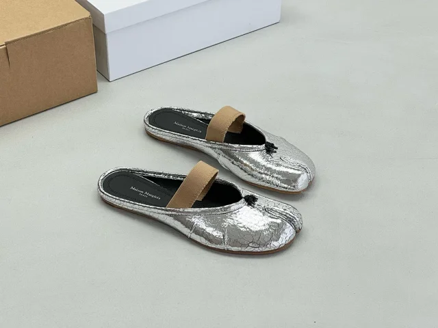 Maison Margiela Leather Shoes Tabi split-toe ballet flats product detail image 94