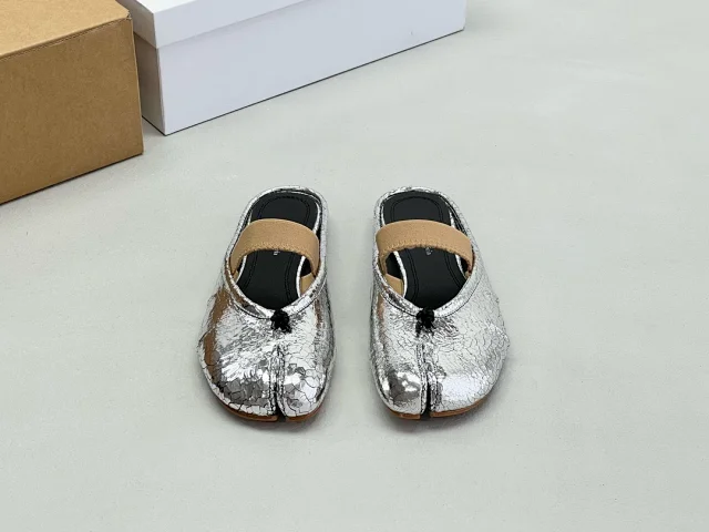 Maison Margiela Leather Shoes Tabi split-toe ballet flats product detail image 92