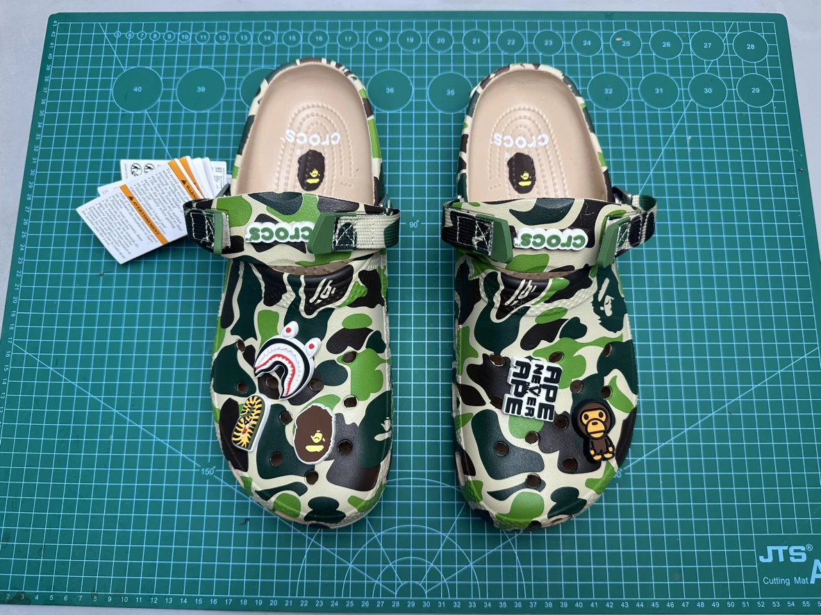 Crocs slippers are comfortable, wear-resistant, breathable and highly elastic!