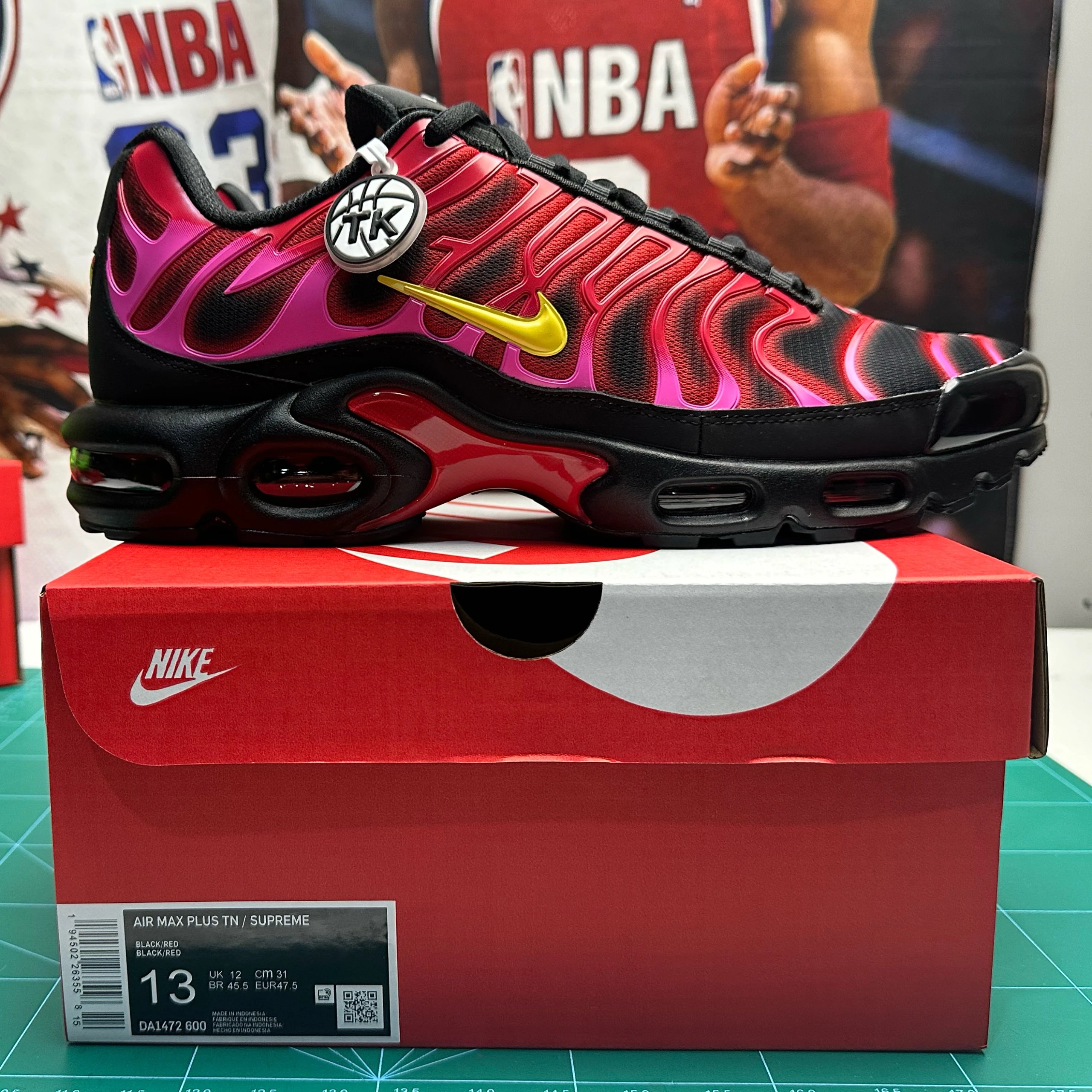Supreme Black Red/DA1472-600
