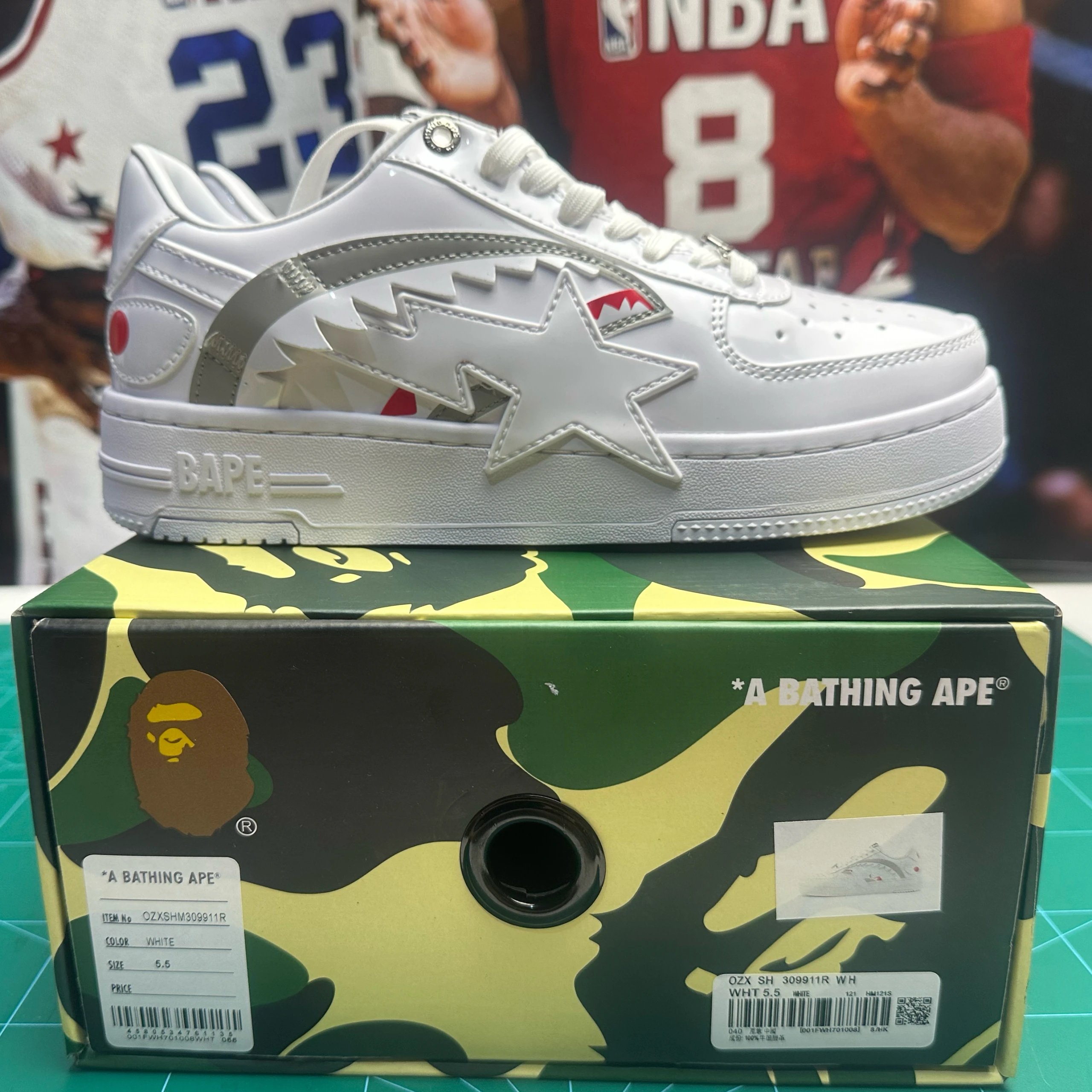 BAPE STA color blocked star logo shark teeth pattern white