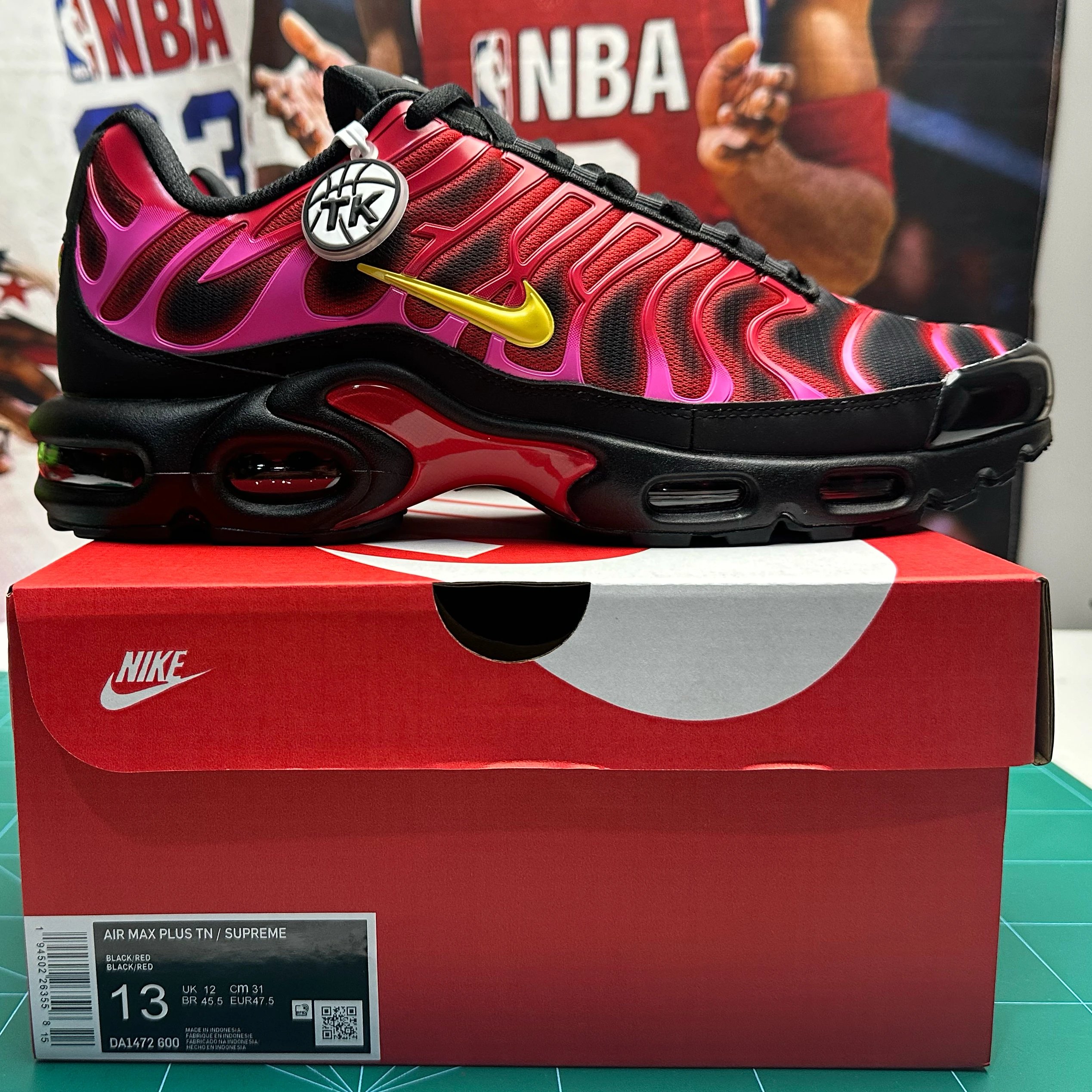 Supreme Black Red/DA1472-600
