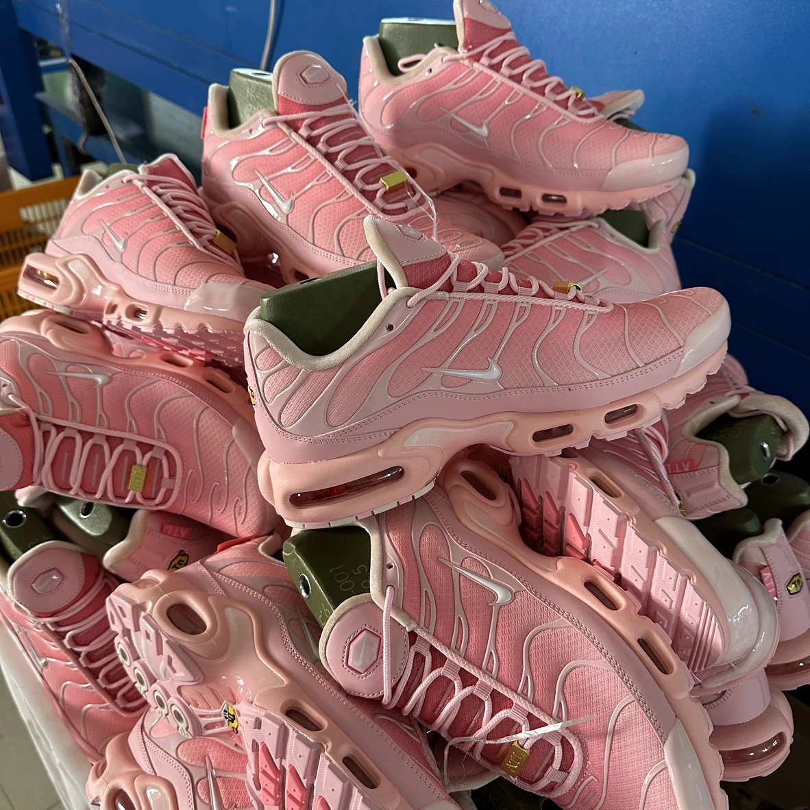 [TK Batch] Air max plus, TN slim version, with multi-layer composite water chestnut on the upper for a strong sense of three dimensionality, and PU on the sole strap ➕ RB+TPU combination process, genuine rubber sole, stable nitrogen configuration, comfortable foot feel Size US7.5-US14