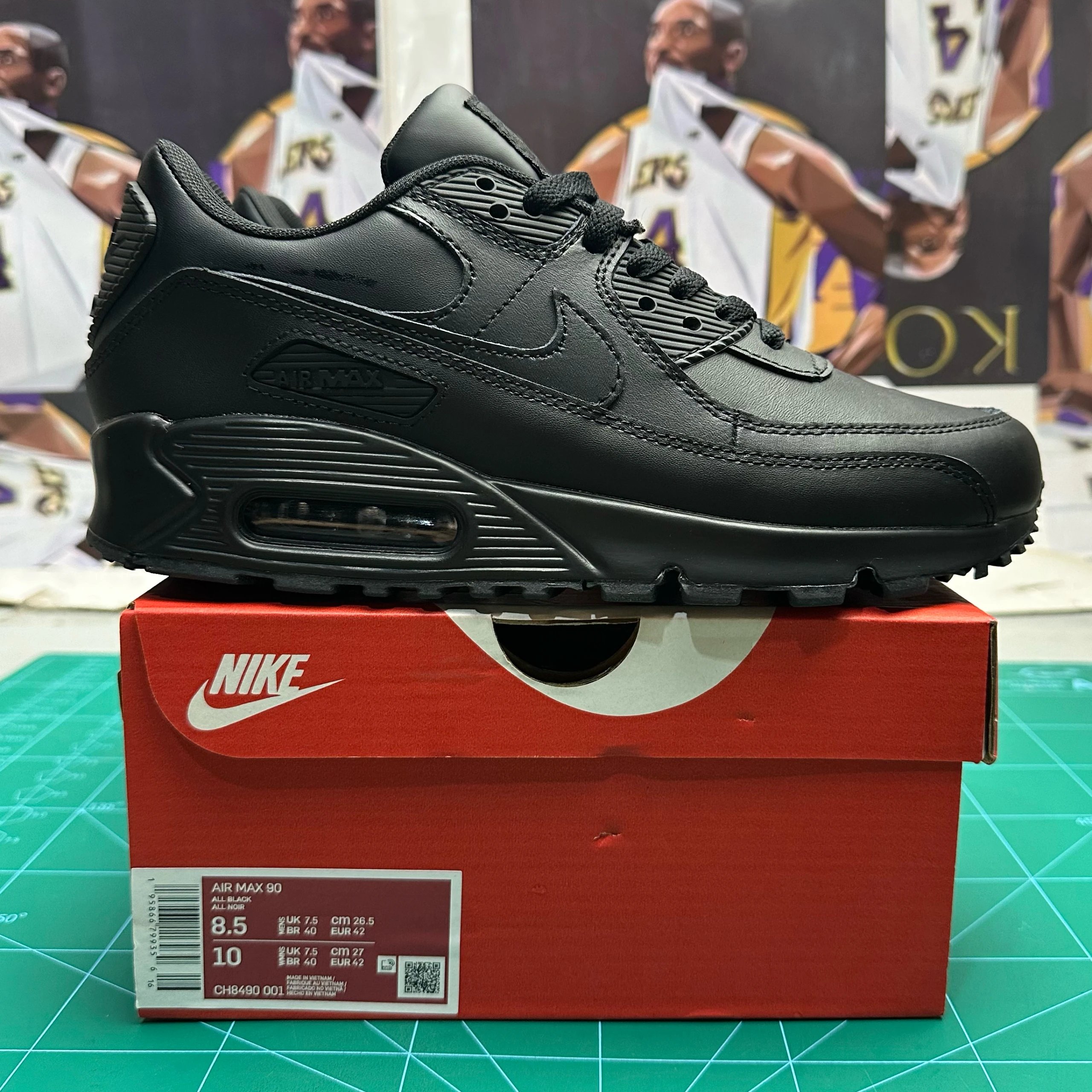 Black leather/CH8490001