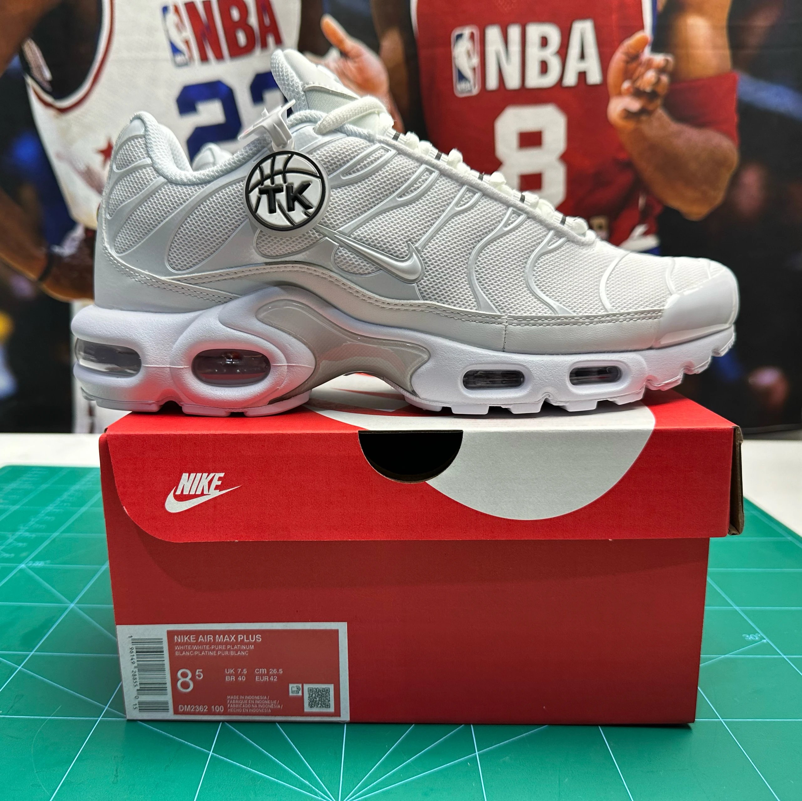 White DM2362100