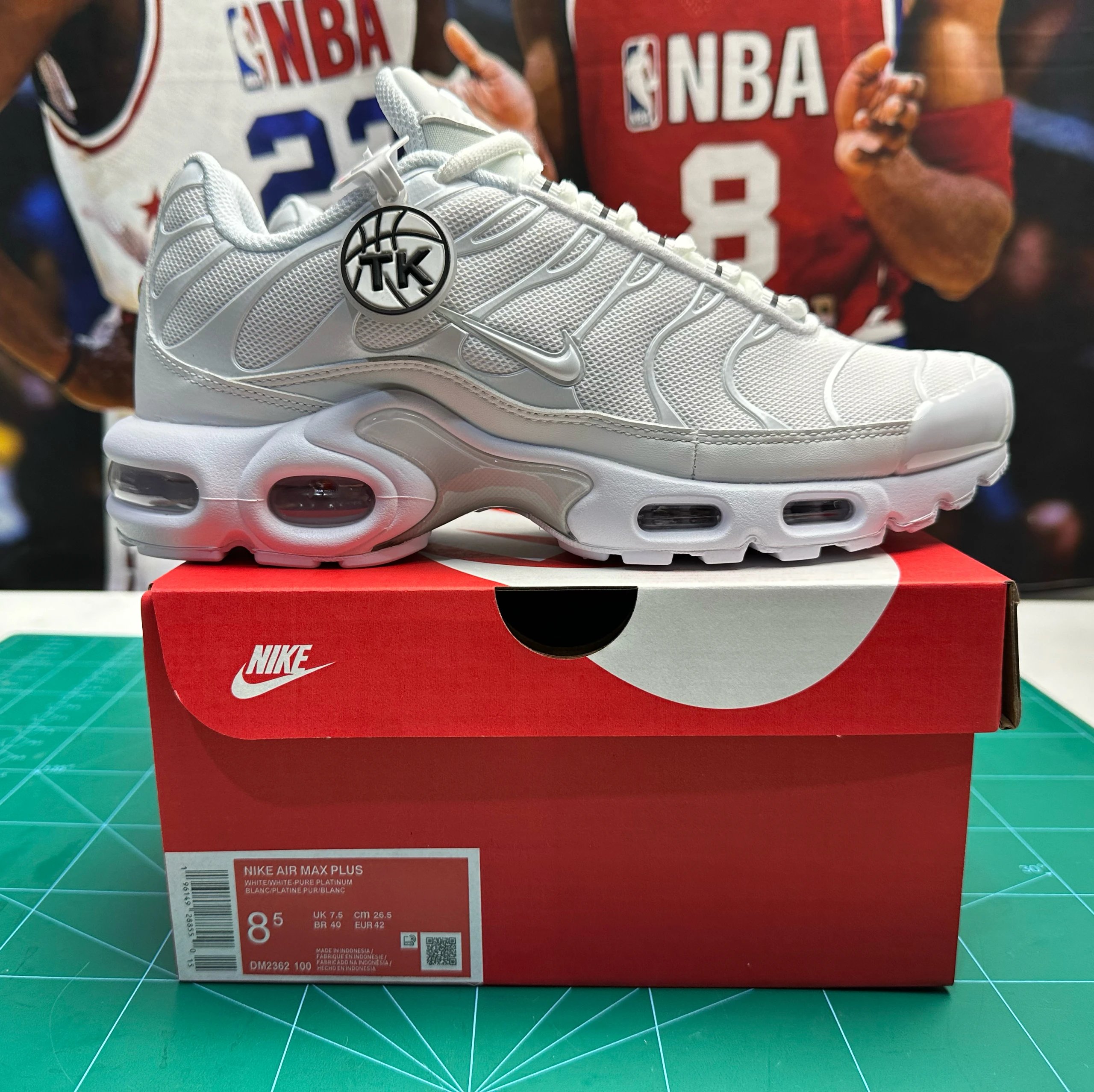 White/DM2362-100