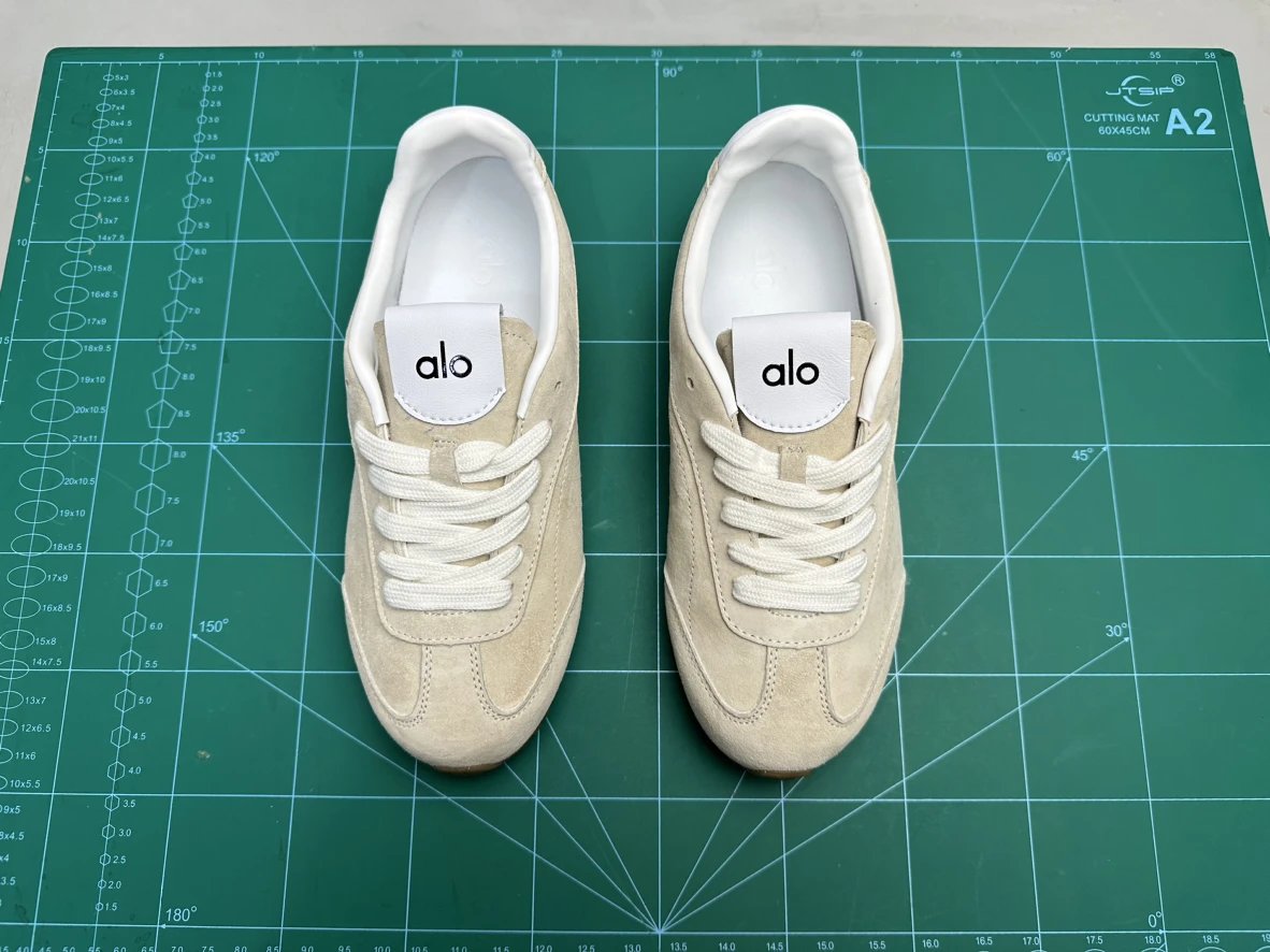 AlO comfortable casual shoes for men and women