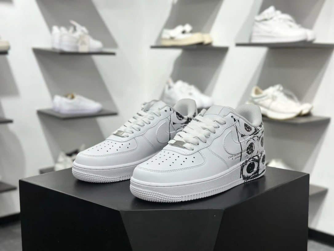 [Pure Original] CDG x Supreme x Nike Air Force 1 Supreme Comme des Garcons Shirt Leather Round Toe Lace-Up Anti-Slip Lightweight Low-Top Sneakers Men's White Black