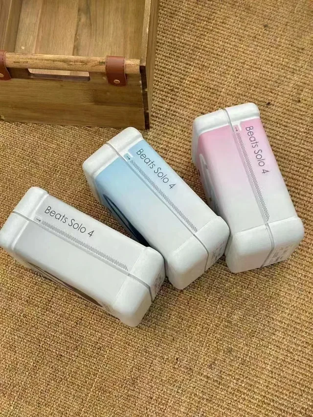 Beats Headphones Solo 4 product detail image 3
