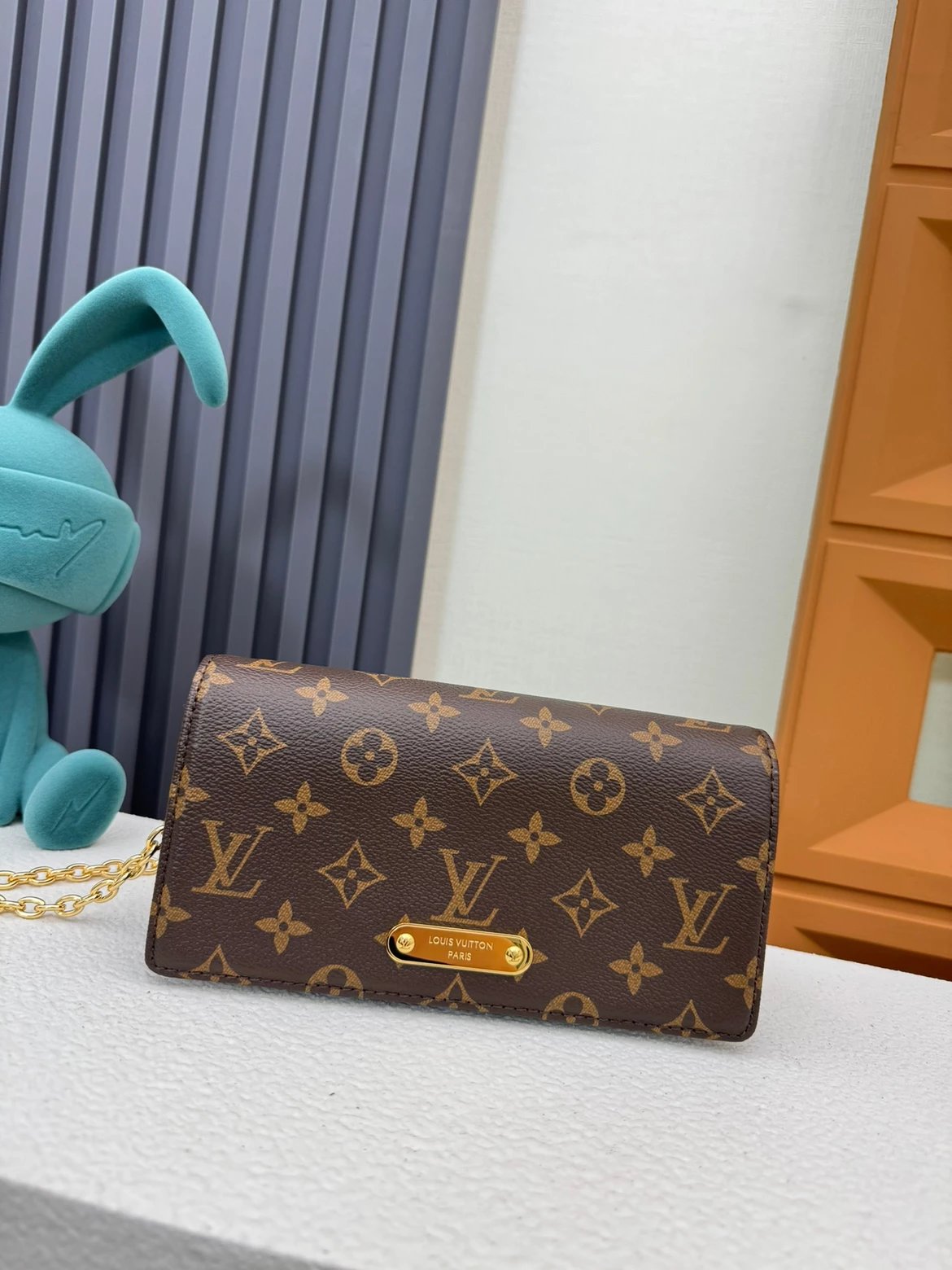 Louis Vuitton Monogram Canvas 
