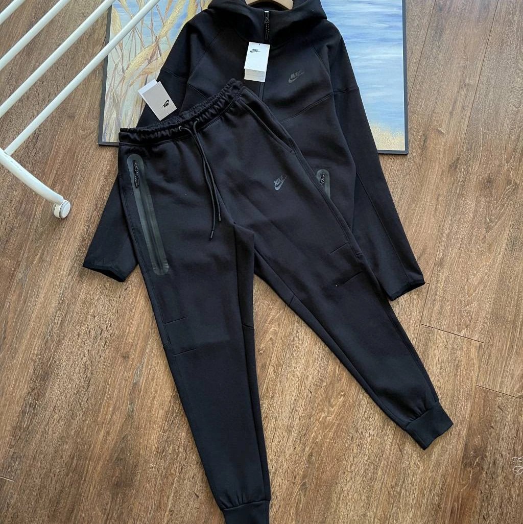 Black 276660
