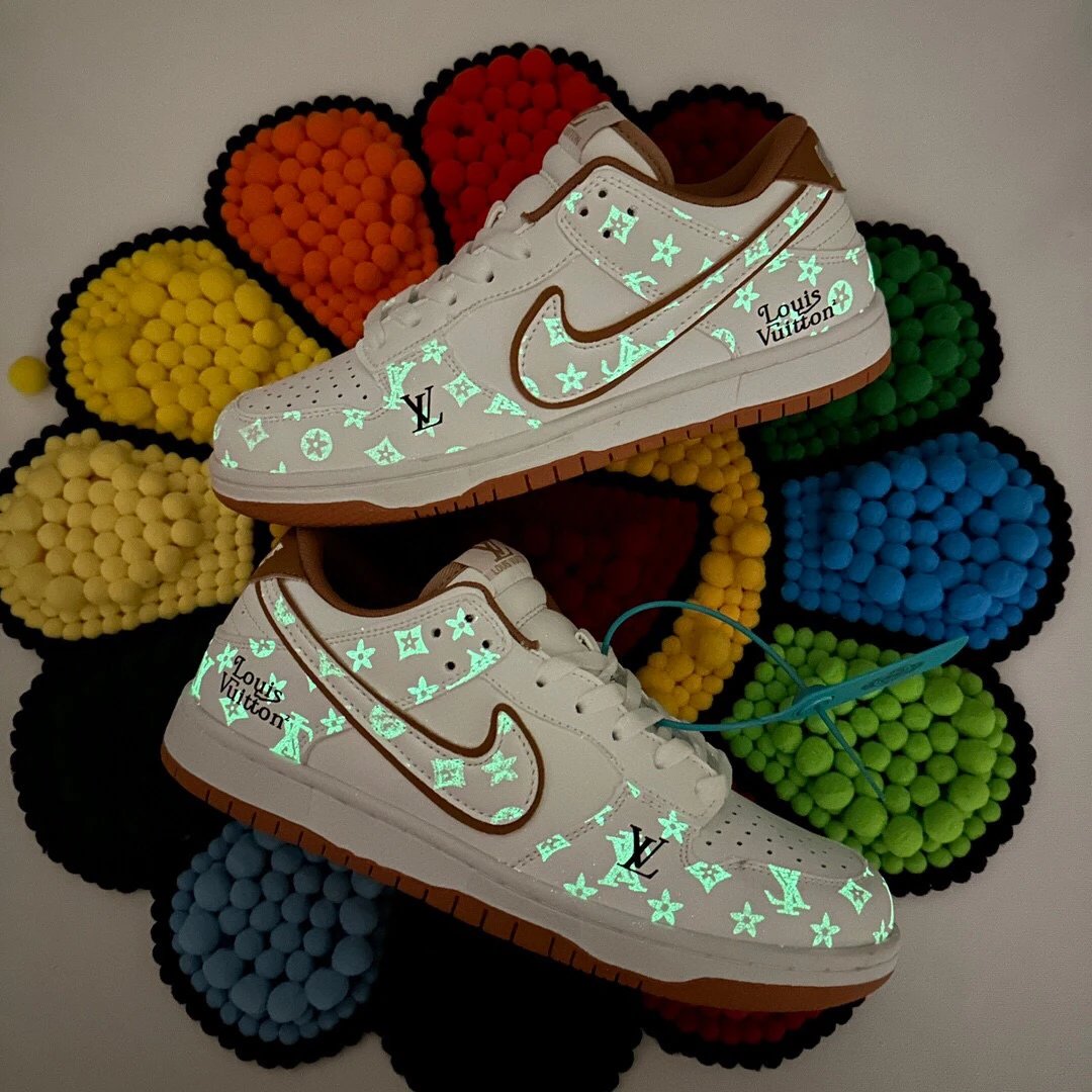  New style 
Dunk SB glowinthedark LV donkey home white yellow 3644 2
