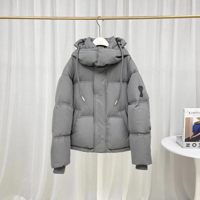 Short and thickened China-Chic grey hooded down jacket in winter