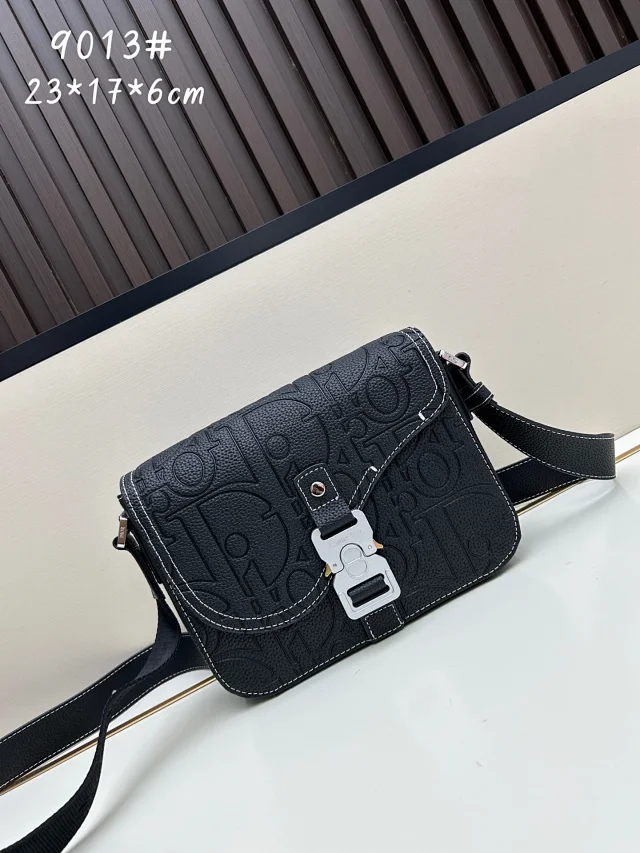 Dior Crossbody Bags Flap Buckle Messenger Bag product detail image 10