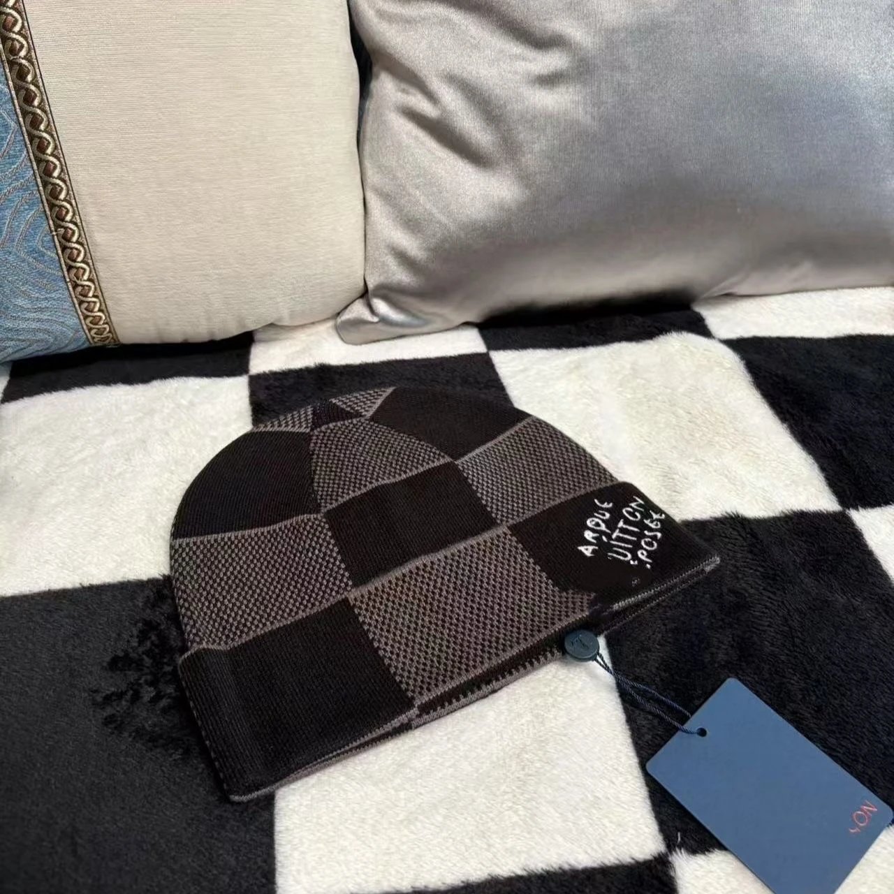 Black single hat