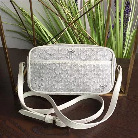 Goyard Crossbody Bags Small rectangular zip bag with Goyardine chevron pattern product detail image 14