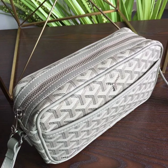 Goyard Crossbody Bags Small rectangular zip bag with Goyardine chevron pattern product detail image 6