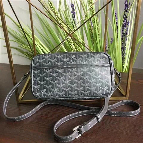 Goyard Crossbody Bags Small rectangular zip bag with Goyardine chevron pattern product detail image 11