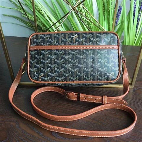 Goyard Crossbody Bags Small rectangular zip bag with Goyardine chevron pattern product detail image 13